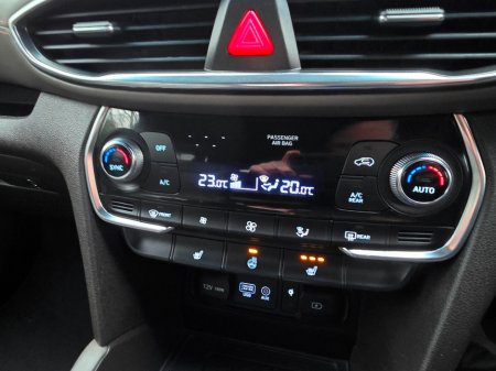 2019 Hyundai Santa Fe 4WD Executive Plus 5DR €26,950 thumbnail