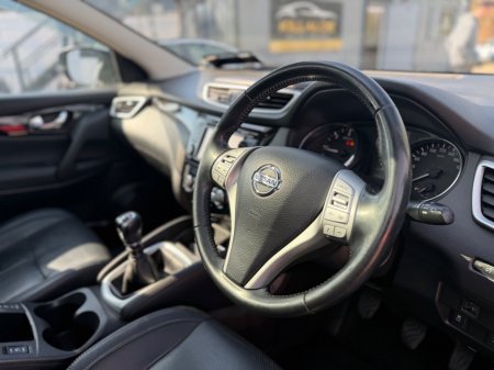 2017 Nissan Qashqai - thumbnail 11