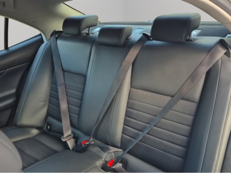 2014 Lexus IS 300 h - thumbnail 12