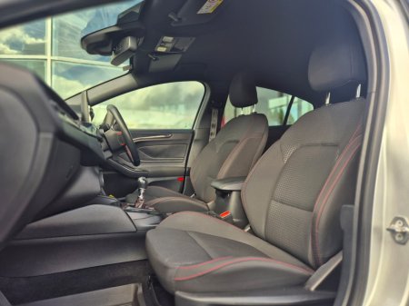 2020 Ford Focus - thumbnail 10