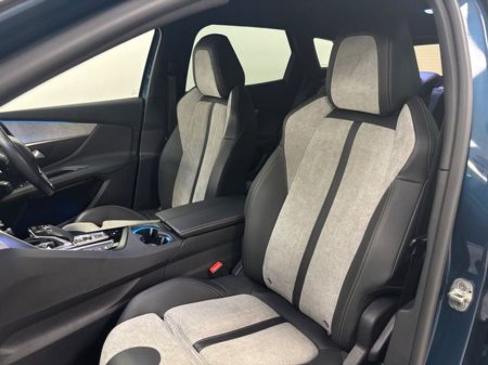 2021 Peugeot 3008 HYBRID2 PHEV 300bhp GT €24,495 thumbnail