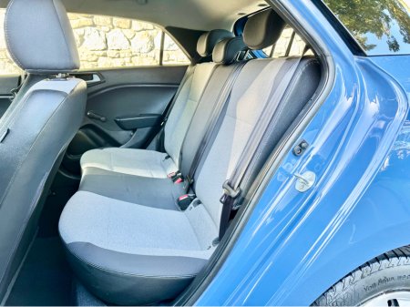 2015 Hyundai i20 PETROL CLASSIC 5DR €7,900 thumbnail