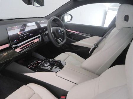 2026 BMW 5 Series - thumbnail 7