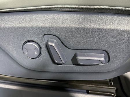 2026 Kia PV5 K4 Passenger 5 Seater €47,500 thumbnail