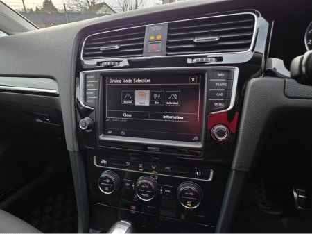 2016 Volkswagen Golf 1.4 TSI HIGHLINE EDITION PRIVACY GLASS REVERSE CAMERA - SIMI DEALER - LOW ROAD TAX BAND €15,750 thumbnail