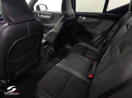 2022 Volvo XC40 (221) R-DESIGN T4 RECHARGE AUTO €33,995 thumbnail