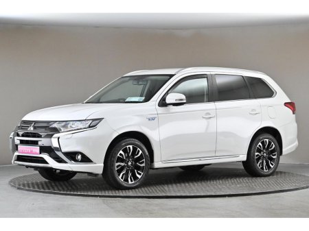 2018 Mitsubishi Outlander - view 4