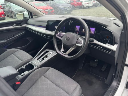 2023 Volkswagen Golf 1.0 eTSI 110HP Life DSG MHEV €25,950 thumbnail