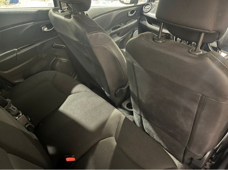 2016 Renault Clio - thumbnail 15