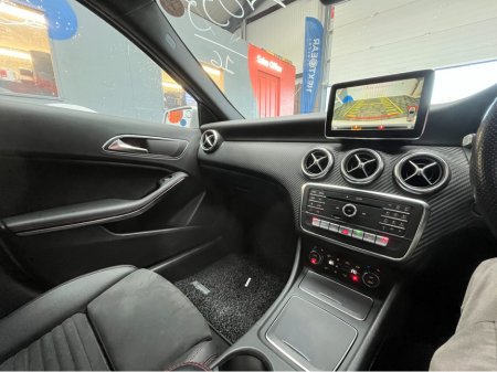 2016 Mercedes-Benz A Class 2016 MERCEDES-BENZ A180 SPORT RADAR SAFETY PACKAGE 1.6 AUTOMATIC / CRUISE CONTROL / REVERSE CAMERA / ELECTRIC MEMORY & HEATED SEATS / PADDLE SHIFTERS AND MORE thumbnail
