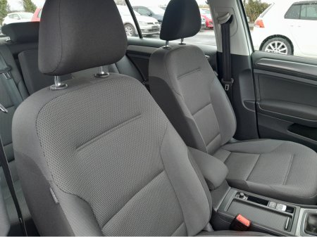 2017 Volkswagen Golf - thumbnail 28