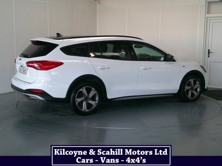 2020 Ford Focus - thumbnail 8