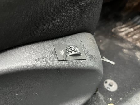 2020 Peugeot 2008 - thumbnail 11