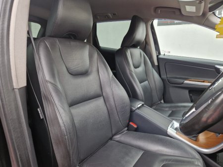 2015 Volvo XC60 - thumbnail 26