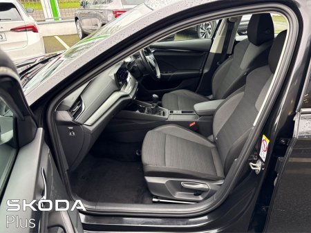 2023 Skoda Octavia Ambition 2.0TDI 115HP thumbnail