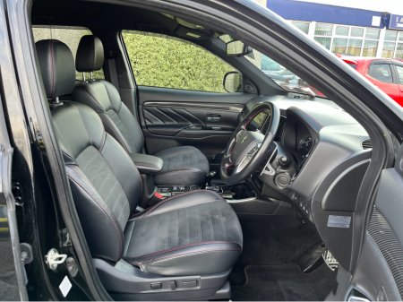 2021 Mitsubishi Outlander 4WD BLACK EDITION PLUG IN HYBRID 2.4 PETROL //HALF LEATHER HEATED SEATS AND STEERING WHEEL//REVERSE CAMERA//KEYLESS ENTRY//ADAPTIVE CRUISE CONTROL// €27,950 thumbnail
