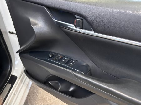 2019 Toyota Camry 2.5 Hybrid Automatic Top Spec only 96000 kms €21,750 thumbnail