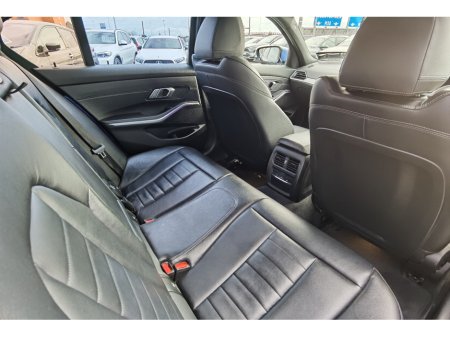 2019 BMW 3 Series - thumbnail 11