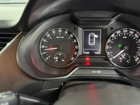 2015 Skoda Octavia - thumbnail 25