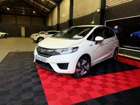 2014 Honda Fit DAA-GP5 €8,999 thumbnail