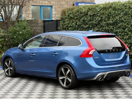 2017 Volvo V60 R-DESIGN D4 2.0 // OPENING SUNROOF // SERVICE HISTORY // DIAMOND CUT ALLOYS €19,900 thumbnail