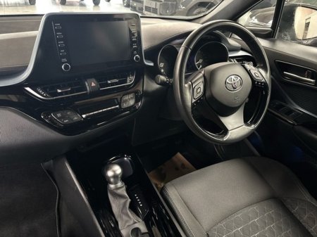 2020 Toyota C-HR 1.8 HYBRID SPORT 4DR AUTO €24,950 thumbnail