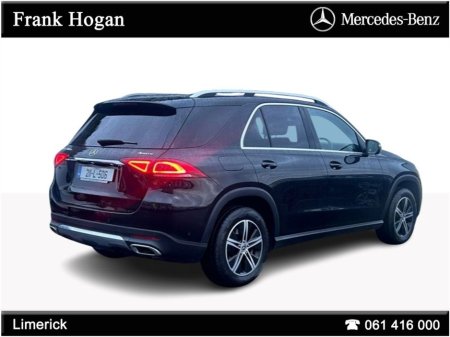 2021 Mercedes-Benz GLE Class GLE 300d 4MATIC €48,900 thumbnail
