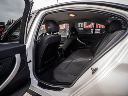 2014 BMW 3 Series - thumbnail 28