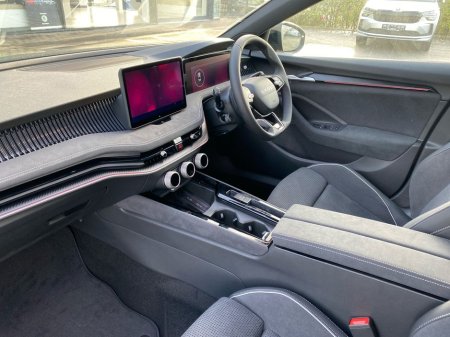 2026 Skoda Superb - thumbnail 2