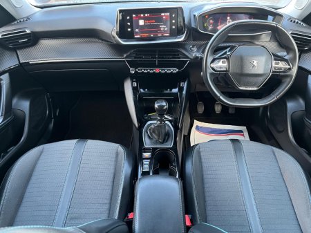 2021 Peugeot 2008 Allure 1.2 100 4DR €18,950 thumbnail