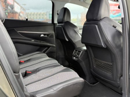 2018 Peugeot 5008 - thumbnail 21