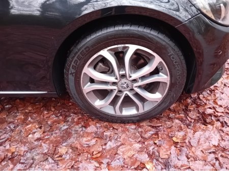 2015 Mercedes-Benz C Class C200D SERIES BLUETEC SPORT 4DR €13,500 thumbnail