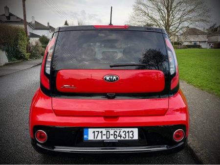 2017 Kia Soul 1.6 Petrol 5dr Hatchback | Low mileage | 2 keys | Service history | Sold serviced and valeted with warranty provided. €12,900 thumbnail