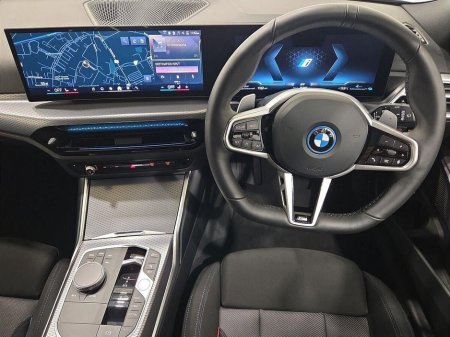 2025 BMW 3 Series - thumbnail 5