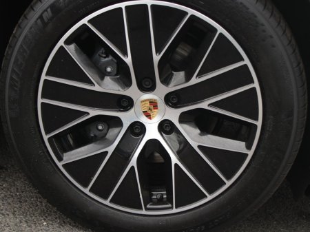 2025 Porsche Macan Electric €82,000 thumbnail