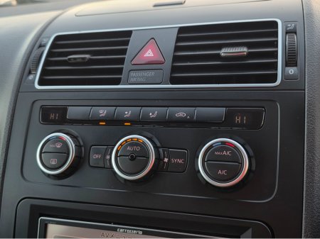 2013 Volkswagen Touran ( 132 REG  )1.4 TSI HIGHLINE EDITION  7 SEATER ALLOYS SIMI DEALER - SPECIALISING IN IMPORTS OF GERMAN AUTOMATIC HI SPEC CARS €10,950 thumbnail