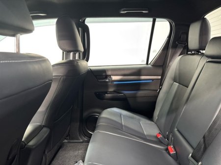 2026 Toyota Hilux Hilux 2.8 MHEV Invincible €49,972 thumbnail