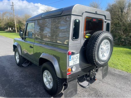 2016 Land Rover Defender - thumbnail 10