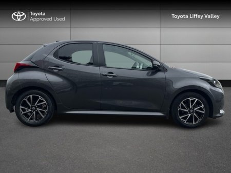 2021 Toyota Yaris - thumbnail 3