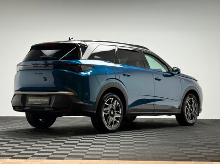 2025 Peugeot 5008 GT thumbnail