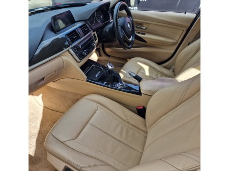 2013 BMW 3 Series - thumbnail 5