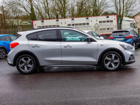 2020 Ford Focus - thumbnail 18