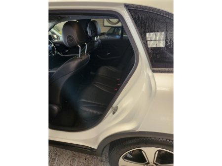 2019 Mercedes-Benz GLC Class 220D 4MATIC URBAN EDITION 5DR// CLEAN LOW MILEAGE EXAMPLE FINISHED IN DIAMOND WHITE SUPERB JEEP// FOUR BRAND NEW GOODYEAR TYRES // STUNNING UNMARKED JEEP €32,950