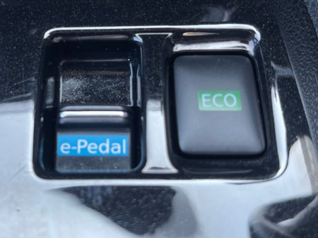 2024 Nissan Leaf - thumbnail 17