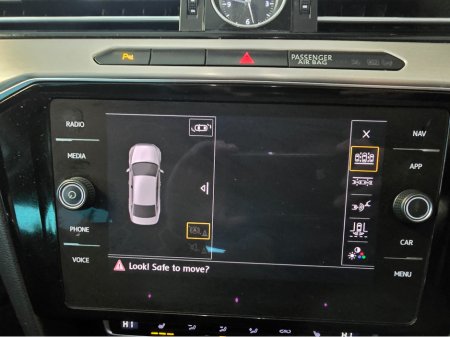 2019 Volkswagen Passat - thumbnail 16