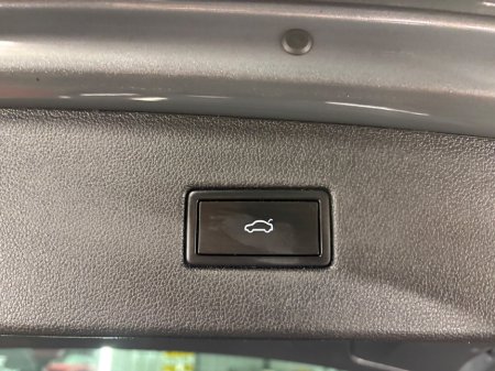 2021 Volkswagen Tiguan 2.0 TDI 150HP Elegance €27,950 thumbnail