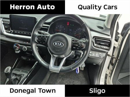 2021 Kia Stonic - thumbnail 2