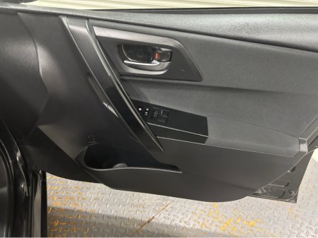 2017 Toyota Auris 1.3 VVT-I ACTIVE 100BHP 5DR**SAME DAY FINANCE ARRANGED**12 MONTHS WARRANTY** €13,950 thumbnail