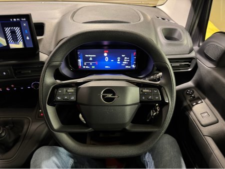 2024 Opel Combo SPORTIVE L1H1-1.5 100PS D-6SPEED TOP SPEC €19,950 thumbnail