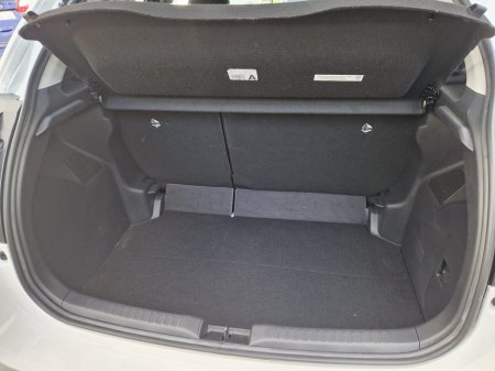 2020 Toyota Yaris - thumbnail 19